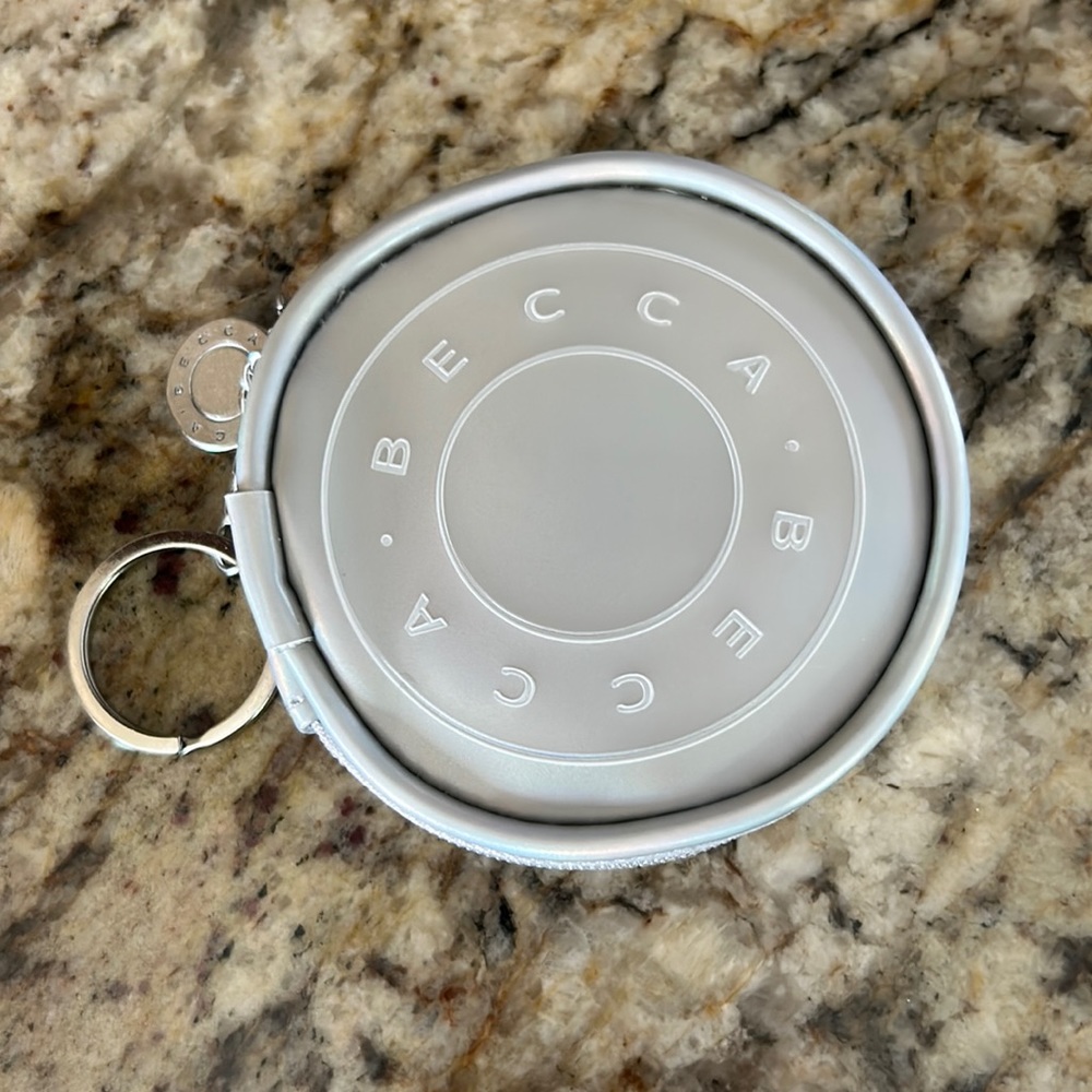 BECCA Mini Round Zippered Bag/Change Purse